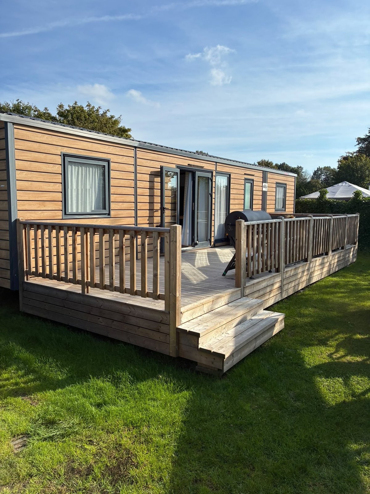 Chalet Meerwijck met ruim houten terras